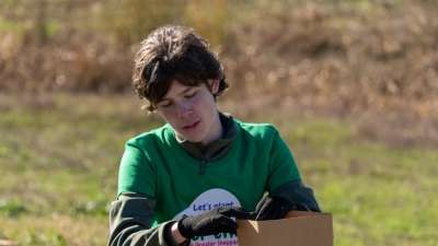 Community Planting at Dunyak Moira